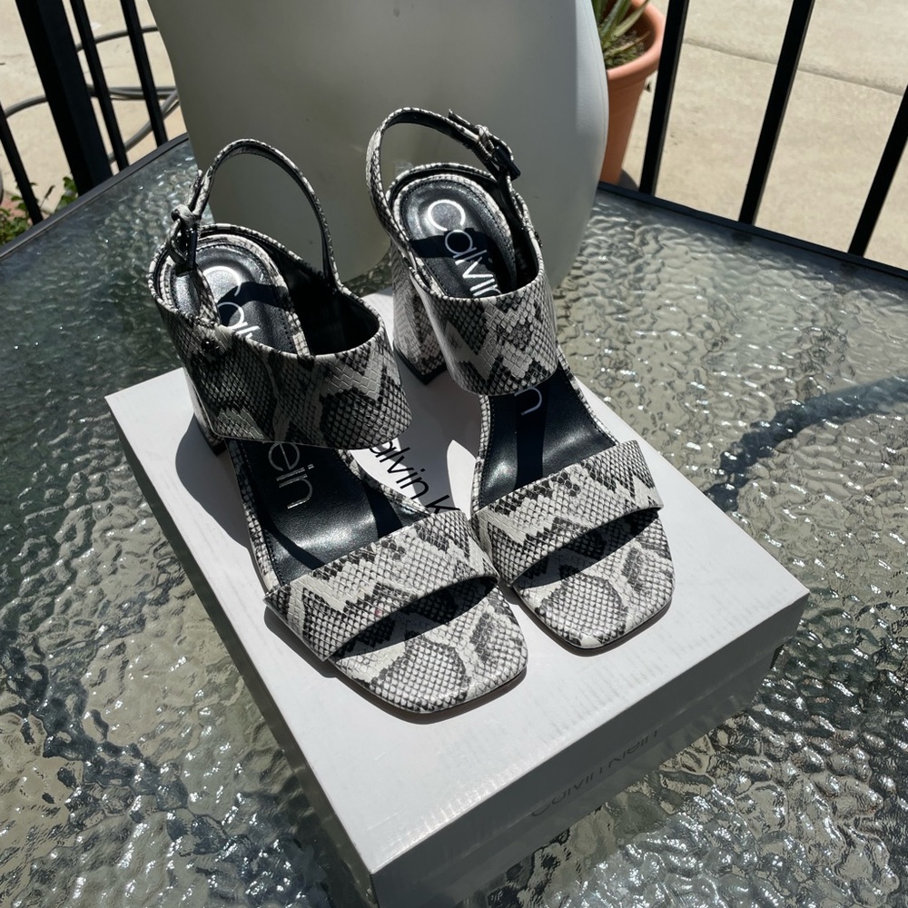 Calvin Klein Shoes - Picture 3 of 16
